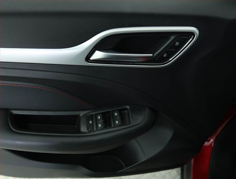 MG ZS (2024) Exclusive 1.0 Turbo, Automat - fotka 16 z 19