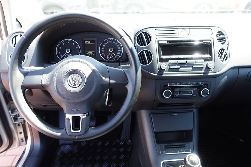 Volkswagen Golf Plus 1,2TSI 77kW M/T Comfort - fotka 14 z 27