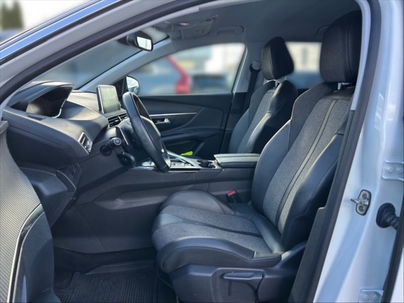 Peugeot 3008 1,5 BHDI Allure AT - fotka 7 z 11