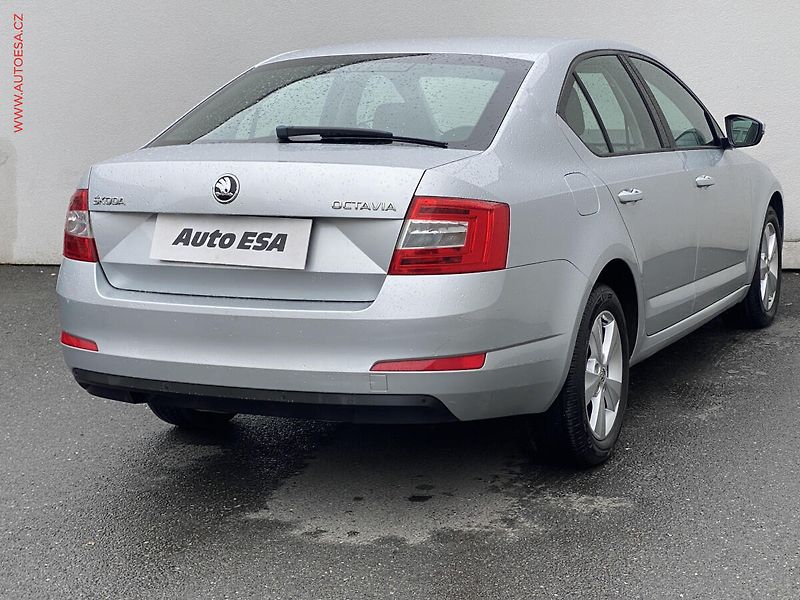 Škoda Octavia (2016) 1.6 TDi, ČR, Style, DSG - fotka 4 z 17