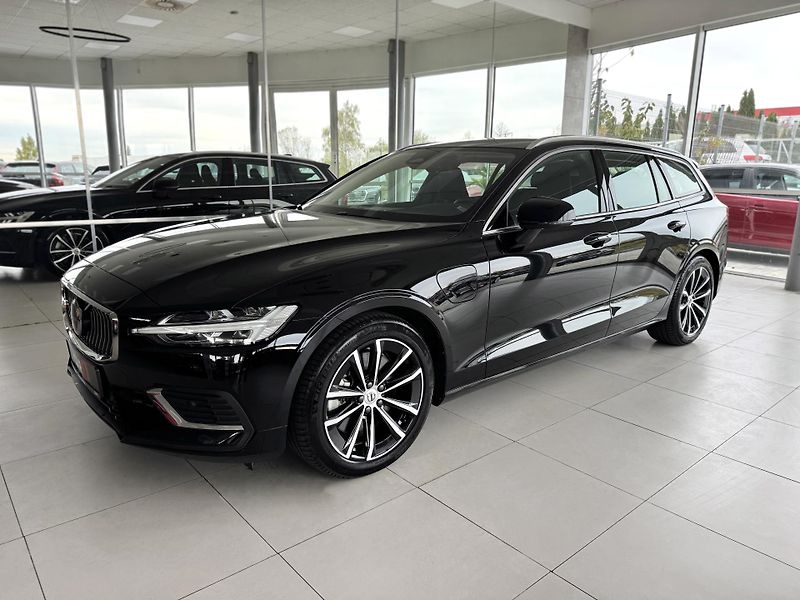 Volvo V60 T6 AWD*Recharge*KeyLess*Tažné - fotka 2 z 39