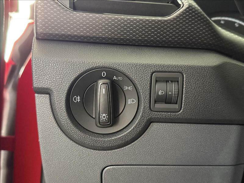 Volkswagen T-Cross 1,0   TSI 70kW,LIFE,SERVISKA - fotka 11 z 23