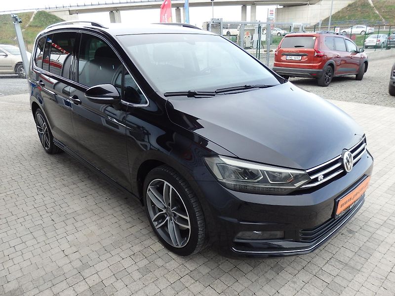 Volkswagen Touran 2,0 TDI 140kW HIGHLINE,DSG LED - fotka 3 z 27