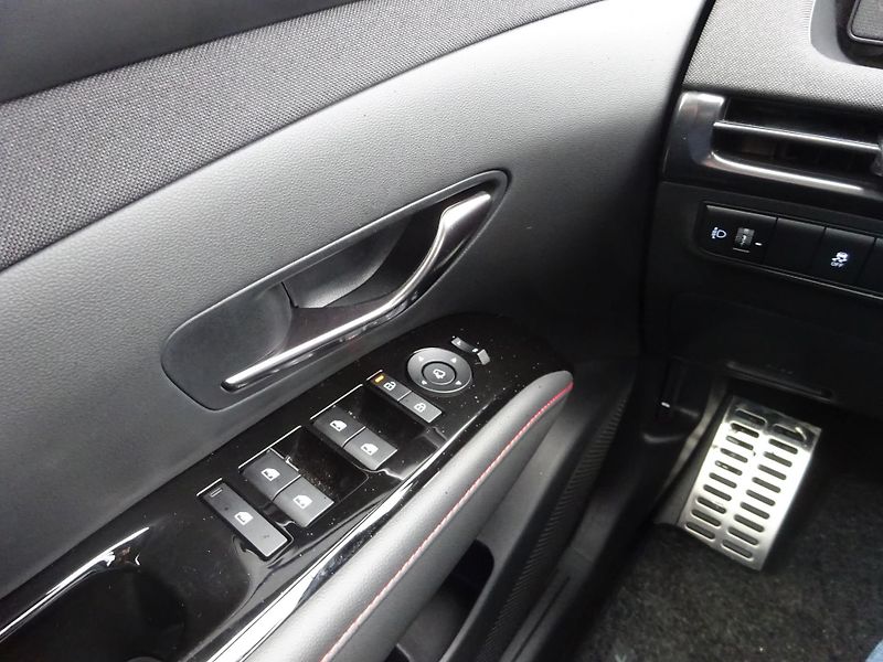 Hyundai Tucson 1.6 T-GDI DCT 118kW N-Line - fotka 13 z 21