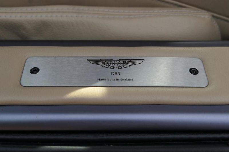 Aston Martin DB9 6,0i top stav - fotka 23 z 24