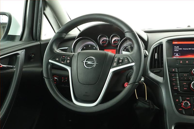 Opel Astra (2014) 1.7 CDTI, Serv.kniha, Tempomat - fotka 11 z 12