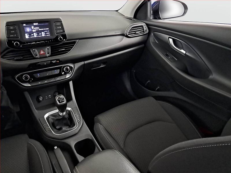 Hyundai i30 (2018) 1.4 T-GDI, Serv.kniha - fotka 8 z 18