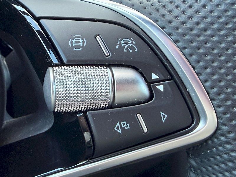 Škoda Karoq (2025) DSG 1.5 TSI / 110kW / SPORTLIN - fotka 17 z 35