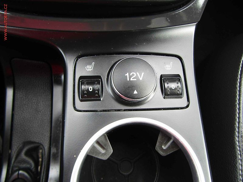 Ford Kuga (2015) 1.5 EB, Navi, xenon - fotka 18 z 22