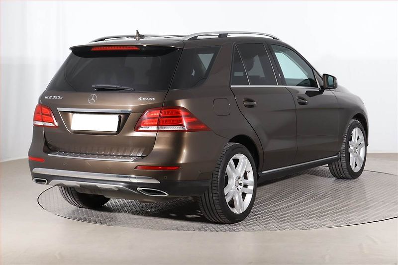 Mercedes-Benz GLE (2016) 350 d - fotka 5 z 27