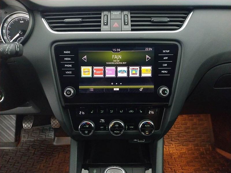 Škoda Octavia (2018) Style 1.4 TSI, Serv.kniha - fotka 12 z 20