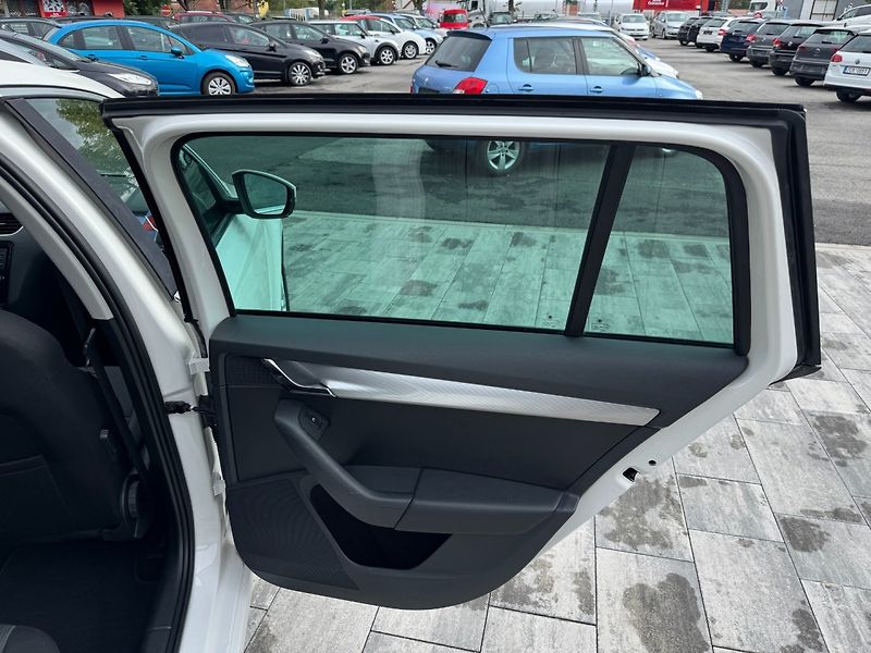 Škoda Octavia (2014) Elegance 1.6 TDI 4x4 77kW - fotka 24 z 33
