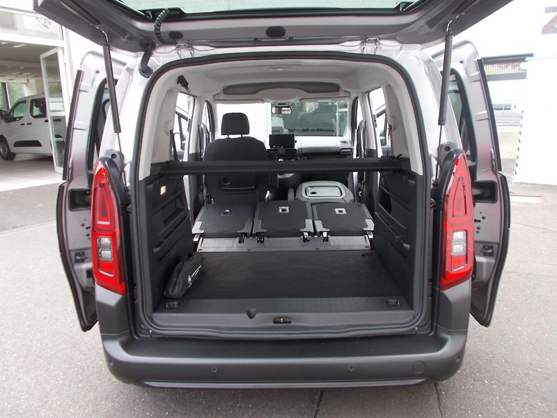 Citroën Berlingo (2026) PLUS Petrol 110k Manual - fotka 7 z 16