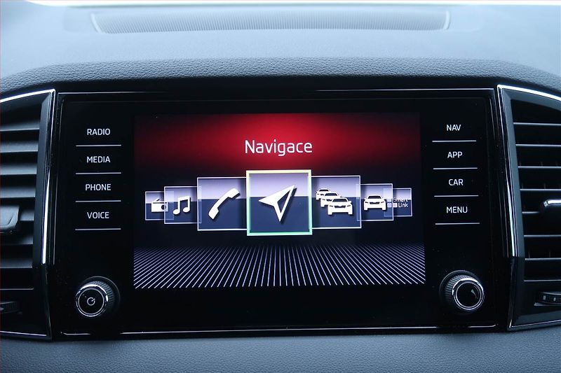 Škoda Karoq (2019) 2.0 TSI - fotka 16 z 29