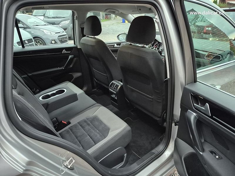 Volkswagen Golf Sportsvan (2016) 1.4TSi 110KW Highline NAVI - fotka 42 z 57