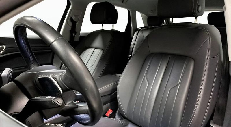 Audi Q8 e-tron 50 Q SoH 100% Kamera Vzduch  - fotka 8 z 15