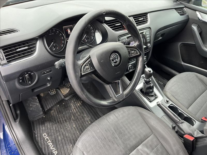 Škoda Octavia 2,0 TDi 110KW KLIMA ROZVODY - fotka 9 z 36