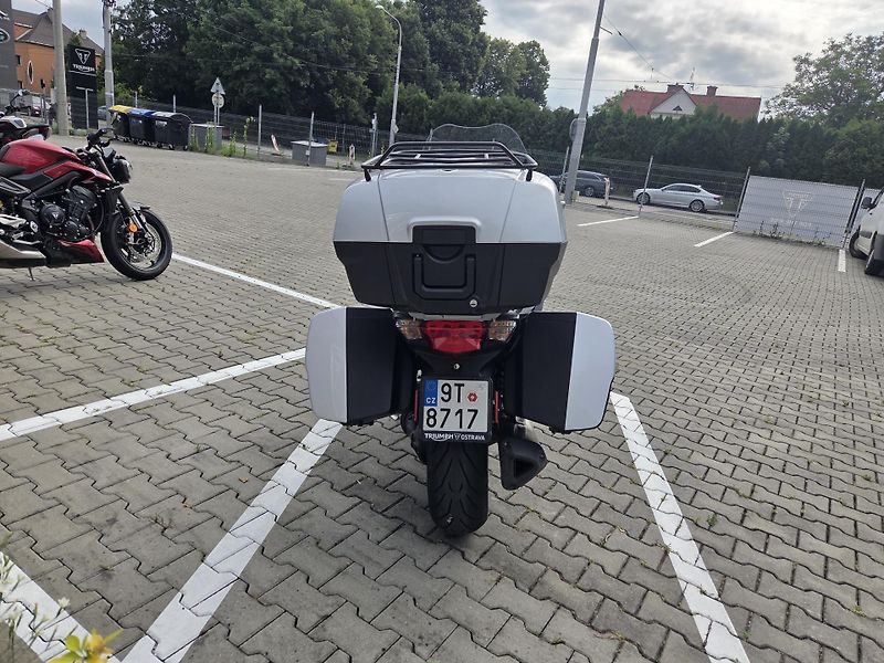 Triumph Trophy 1200 (2012) SE  - fotka 4 z 14