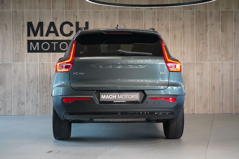 Volvo XC40 B4 PLUS Dark, 360°, LED Pixel - fotka 10 z 42