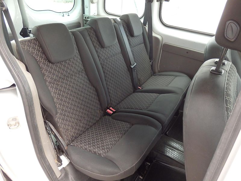 Renault Kangoo 1.6i 64 kW, 2x AIRBAG, ABS - fotka 9 z 13