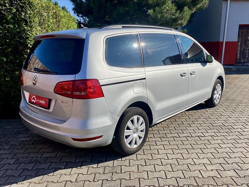 Volkswagen Sharan 2,0 TDI 103kW / DSG / VÝHŘEV - fotka 5 z 46