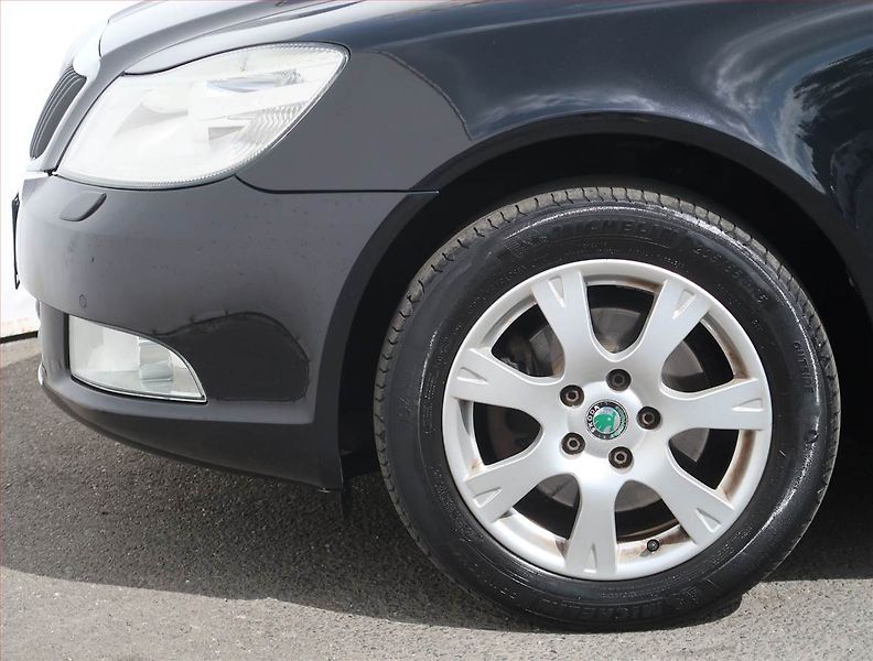 Škoda Octavia (2012) Elegance 2.0 TDI, Automat - fotka 15 z 21