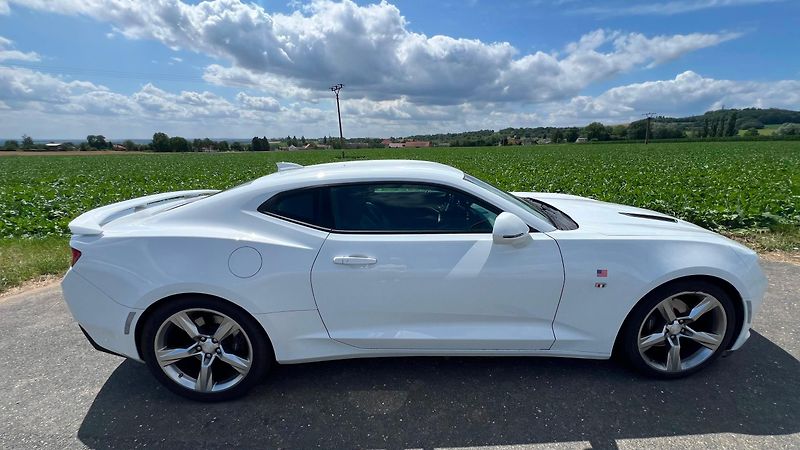Chevrolet Camaro (2017) 6,2 V8 Nové v ČR 1maj. odp.DPH - fotka 2 z 31