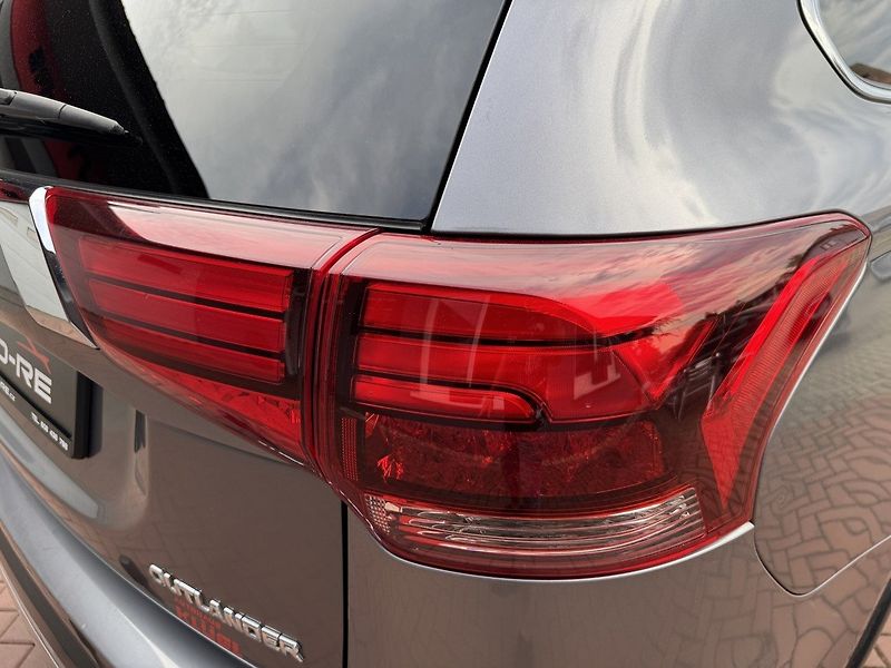 Mitsubishi Outlander (2019) 2.0i Mivec Navi Kamera - fotka 39 z 50
