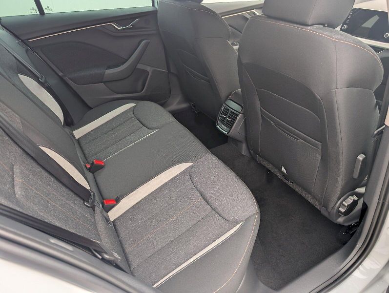 Škoda Scala (2025) 1,0 TSI / 85 kW DSG Top Select - fotka 9 z 29