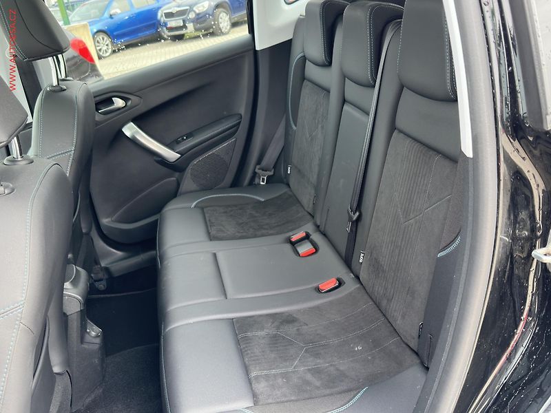 Peugeot 2008 (2019) 1.2PT, Crossway, navi, panor - fotka 10 z 19