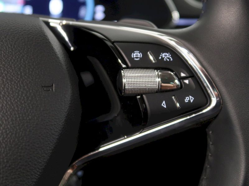 Škoda Superb (2024) LAURIN&KLEMENT 2.0TDI 147KW 4x - fotka 23 z 43
