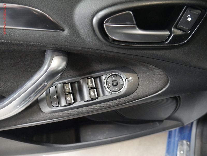 Ford Galaxy (2011) 2.2 TDCi, ČR, Ghia, panor - fotka 12 z 20