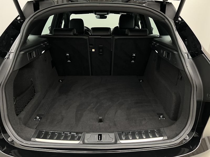 Jaguar F-Pace D200 R-DYNAMIC S AWD AUT - fotka 5 z 44