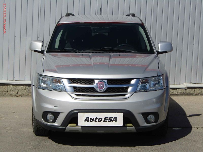 Fiat Freemont (2012) 2.0 JTD 4x4, 7míst, AC, TZ - fotka 2 z 22