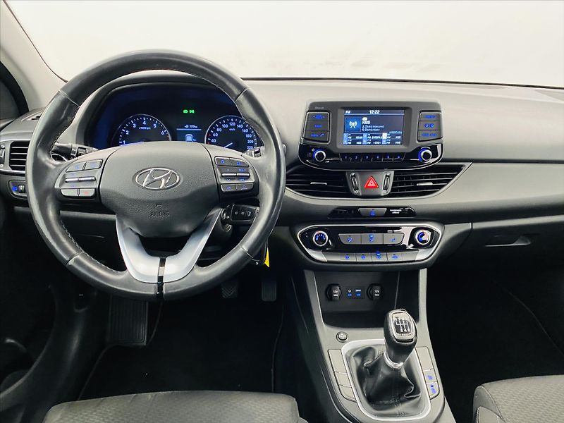 Hyundai i30 1,4 T-GDi 103kW - fotka 10 z 24