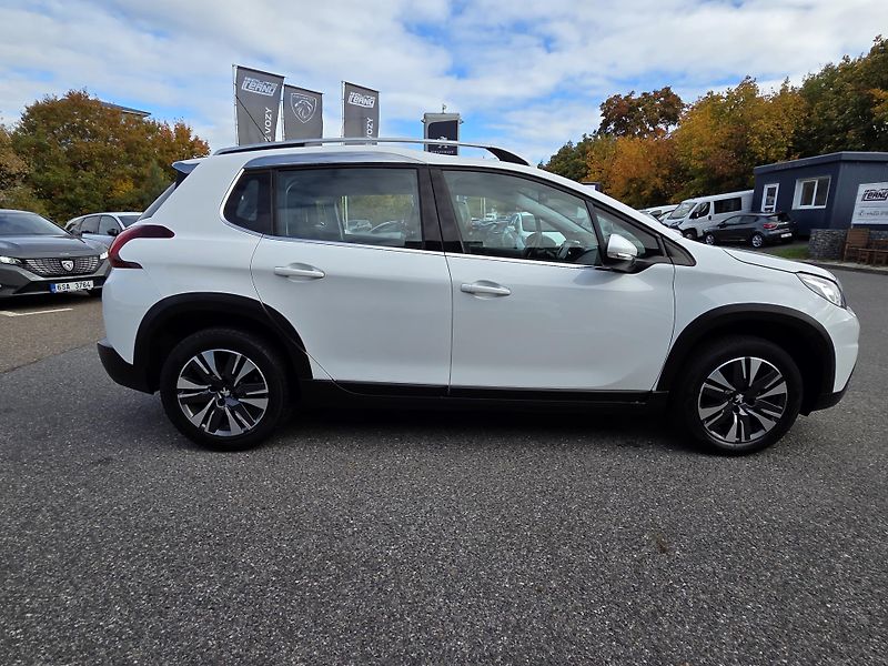 Peugeot 2008 (2017) 1.2 PT 110 ALLURE MAN5 - fotka 6 z 28