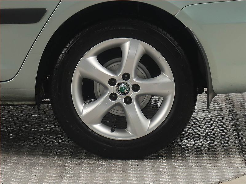 Škoda Fabia (2011) Elegance 1.2 TSI, Tempomat - fotka 14 z 15