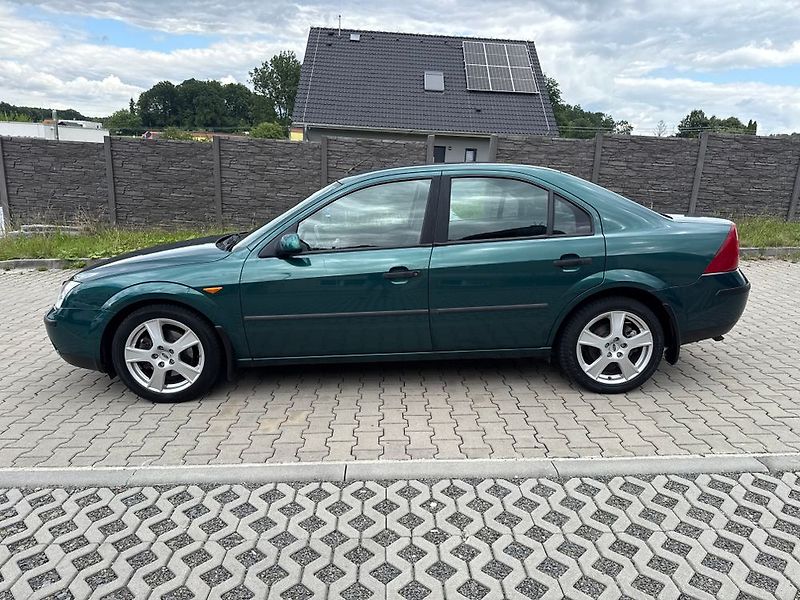 Ford Mondeo (2002) - fotka 23 z 33