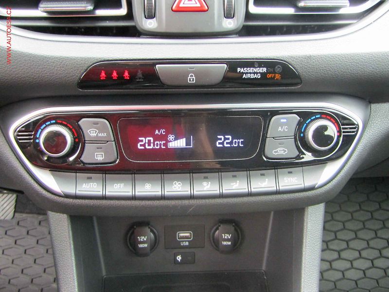 Hyundai i30 (2023) 1.0 T-GDi, ČR, Smart - fotka 16 z 17