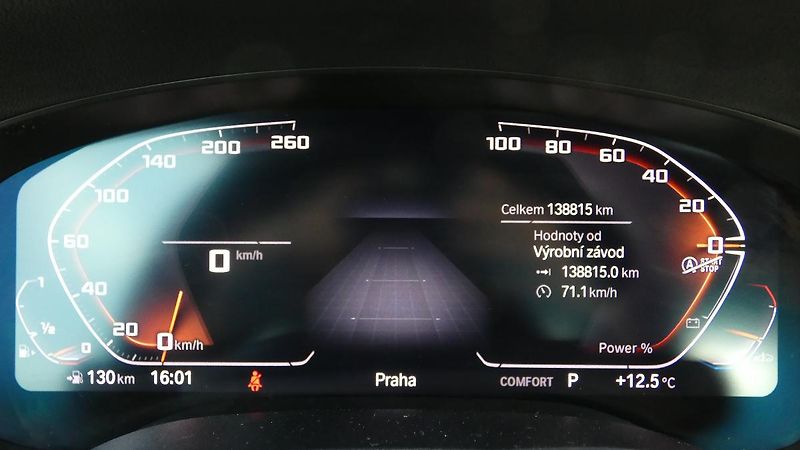 BMW Řada 5 M 550i xDrive - fotka 13 z 25