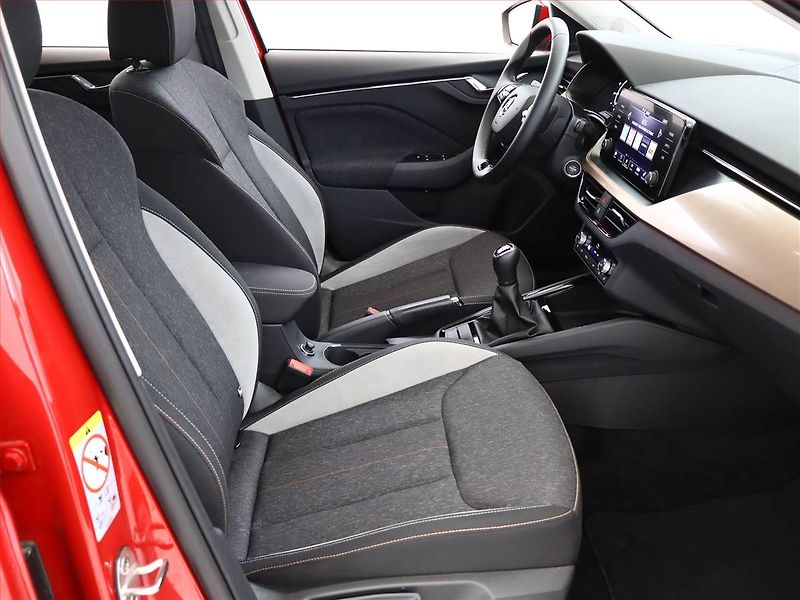 Škoda Kamiq (2023) Style 1.0 TSI - fotka 7 z 17