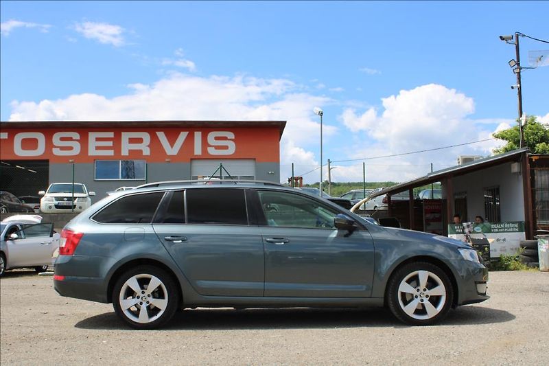 Škoda Octavia 2,0 TDi  AMBITION, DIG. KLIMA - fotka 4 z 23