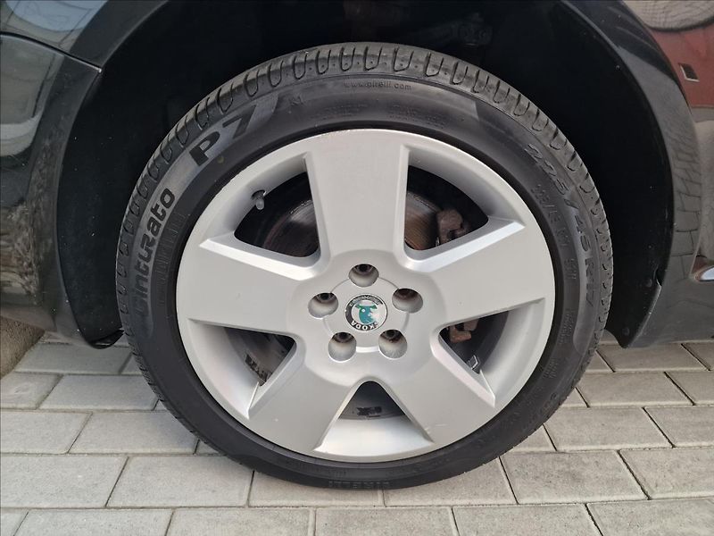 Škoda Superb 2.5 TDI  V6 120kW Elegance,ČR - fotka 37 z 46