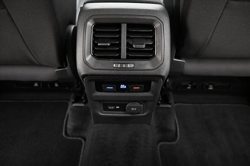 Volkswagen Tiguan Allspace 2,0 TDI 110KW 4MOTION Záruka a - fotka 21 z 31