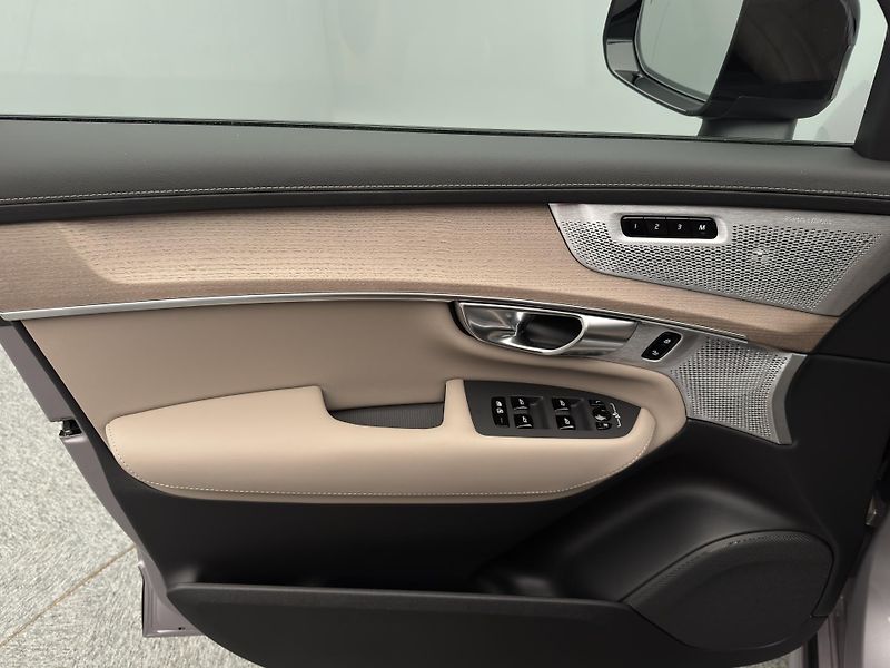 Volvo XC90 (2026) T8 AWD Plug-in DARK PLUS 7m - fotka 7 z 28
