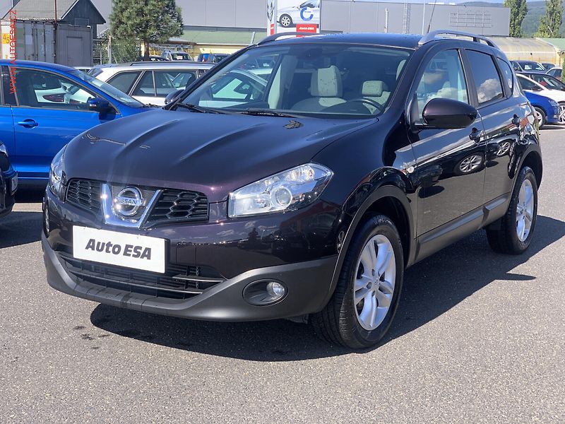 Nissan Qashqai (2013) 1.6dCi, Tekna, kůže, panor - fotka 3 z 20