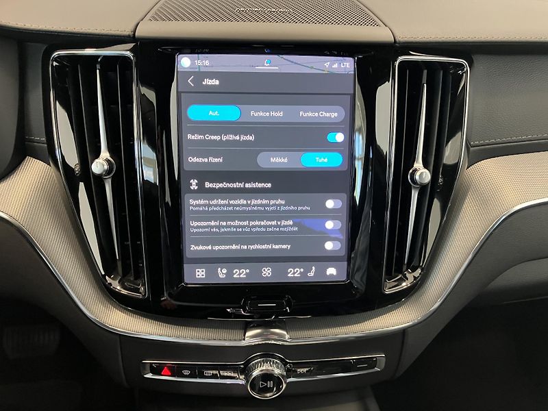 Volvo XC60 T8 eAWD Ultimate Dark - fotka 38 z 54