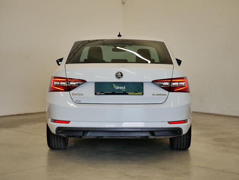 Škoda Superb - fotka 6 z 29
