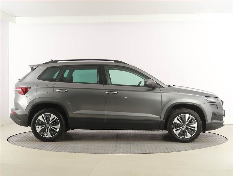 Škoda Karoq (2022) Ambition Plus 1.0 TSI - fotka 6 z 26
