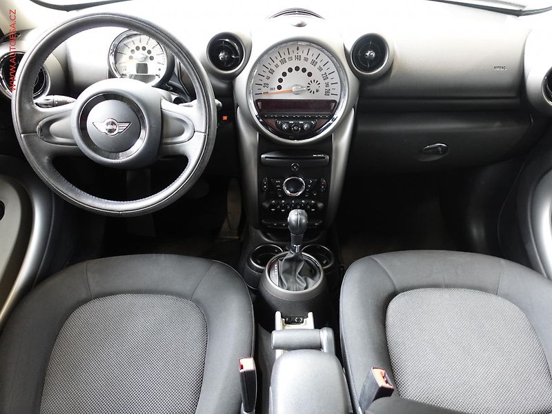 Mini Countryman (2012) 1.6i, ČR, AT, AC - fotka 8 z 17